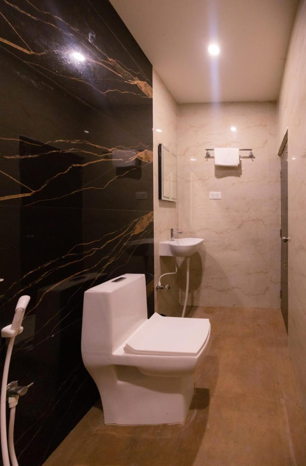 Beestay Hotels Elite Park Тирупати Номер фото